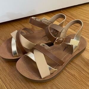 Sarah Jayne Brown, Cream & Gold Strappy Ankle-Buckle Sandals